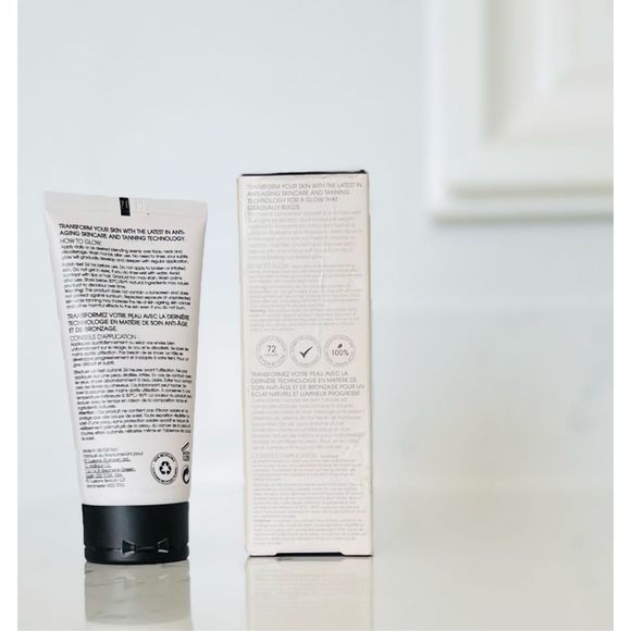 St. Tropez Gradual Tan Classic Daily Youth Boosting Cream Self Tanning Lotion - Picture 2 of 4